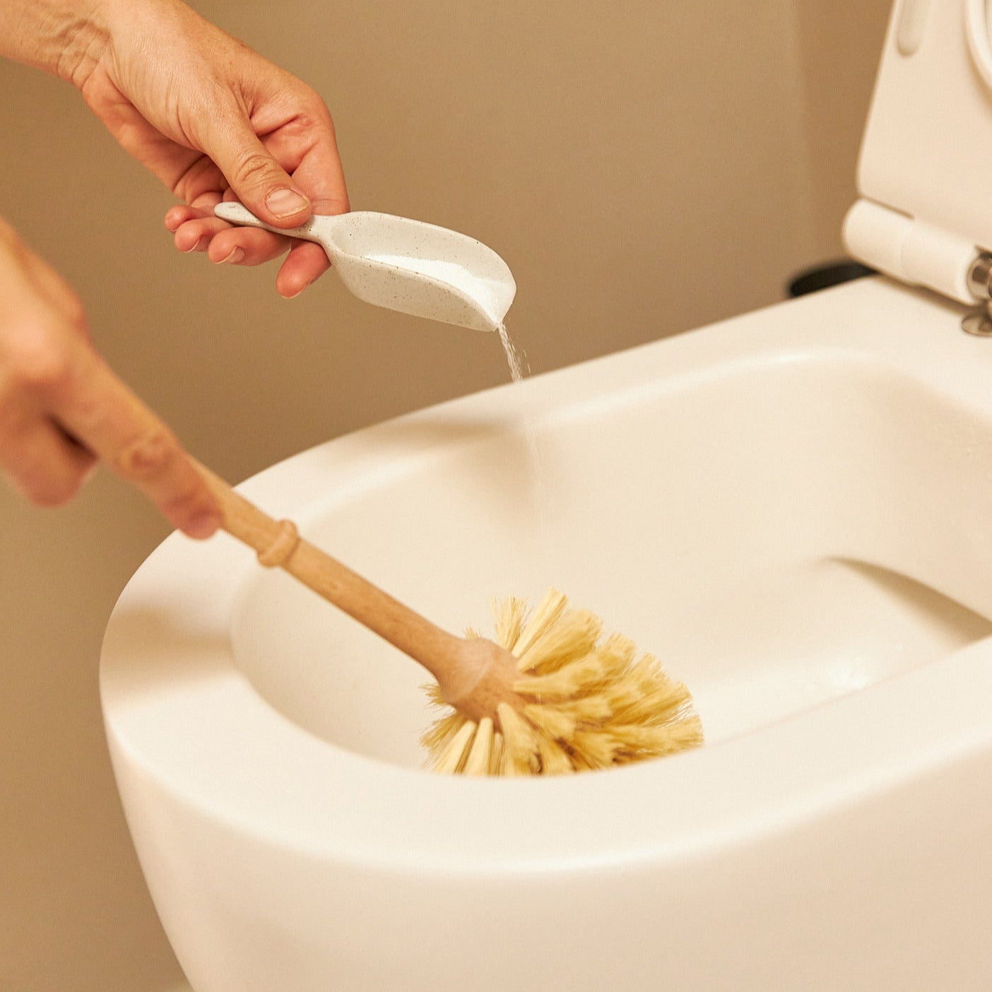 joaloka-toilettenb-rste-mit-naturborsten image 2
