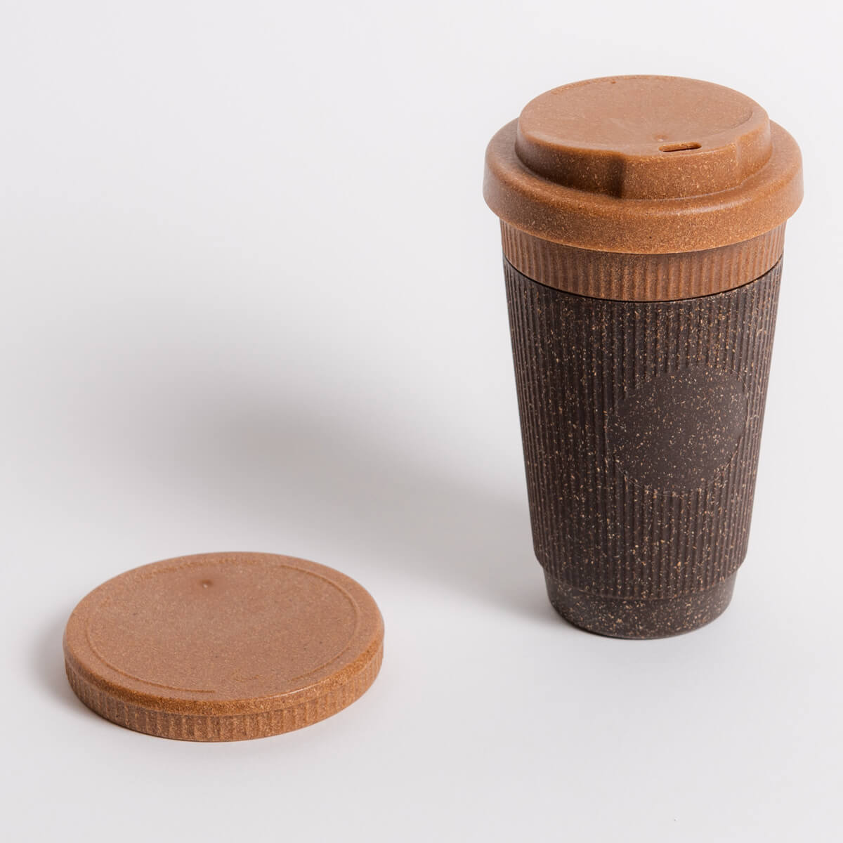 io-nova-kaffeeform-weducer-cup-refined-nutmeg-350ml-to-go-kaffeebecher image 3
